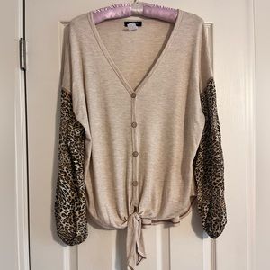 Botanique V Neck Top With Cheetah Sleeves Women Size Medium